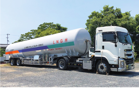 LNGタンクローリー